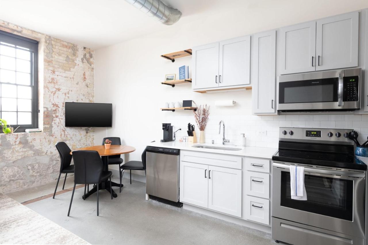 Brewery District 2-Story 2Br Apt Near Fiserv With Rooftop, Gym, And Parking Milwaukee Exterior photo