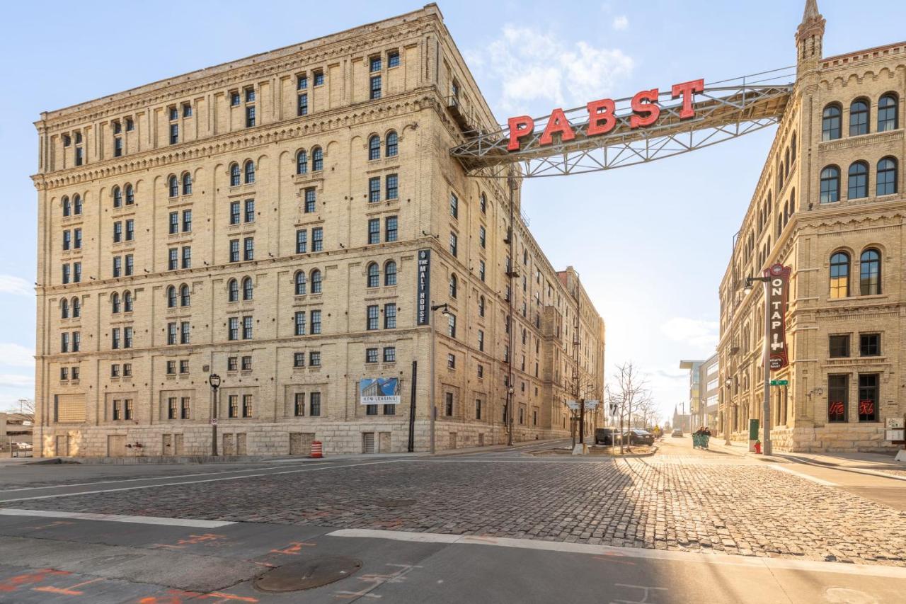 Brewery District 2-Story 2Br Apt Near Fiserv With Rooftop, Gym, And Parking Milwaukee Exterior photo