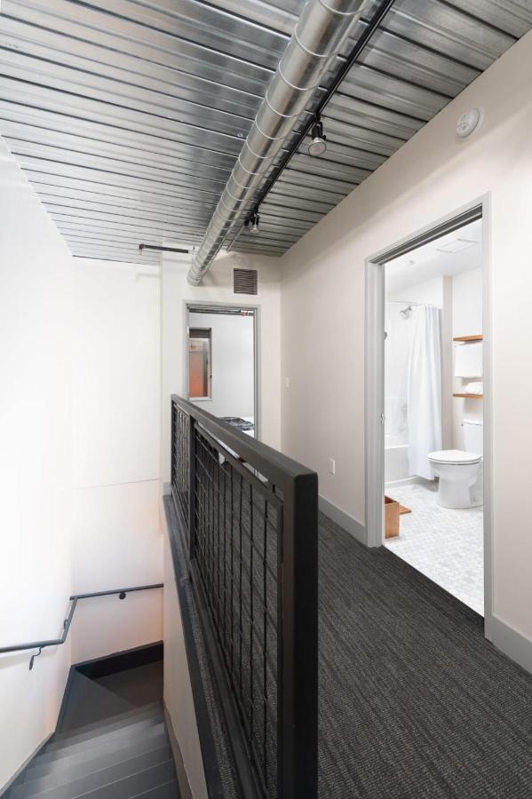 Brewery District 2-Story 2Br Apt Near Fiserv With Rooftop, Gym, And Parking Milwaukee Exterior photo